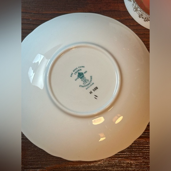 Crown Staffordshire H102 Rust Footed Teacup and Saucer Tea Set - Picture 5 of 6